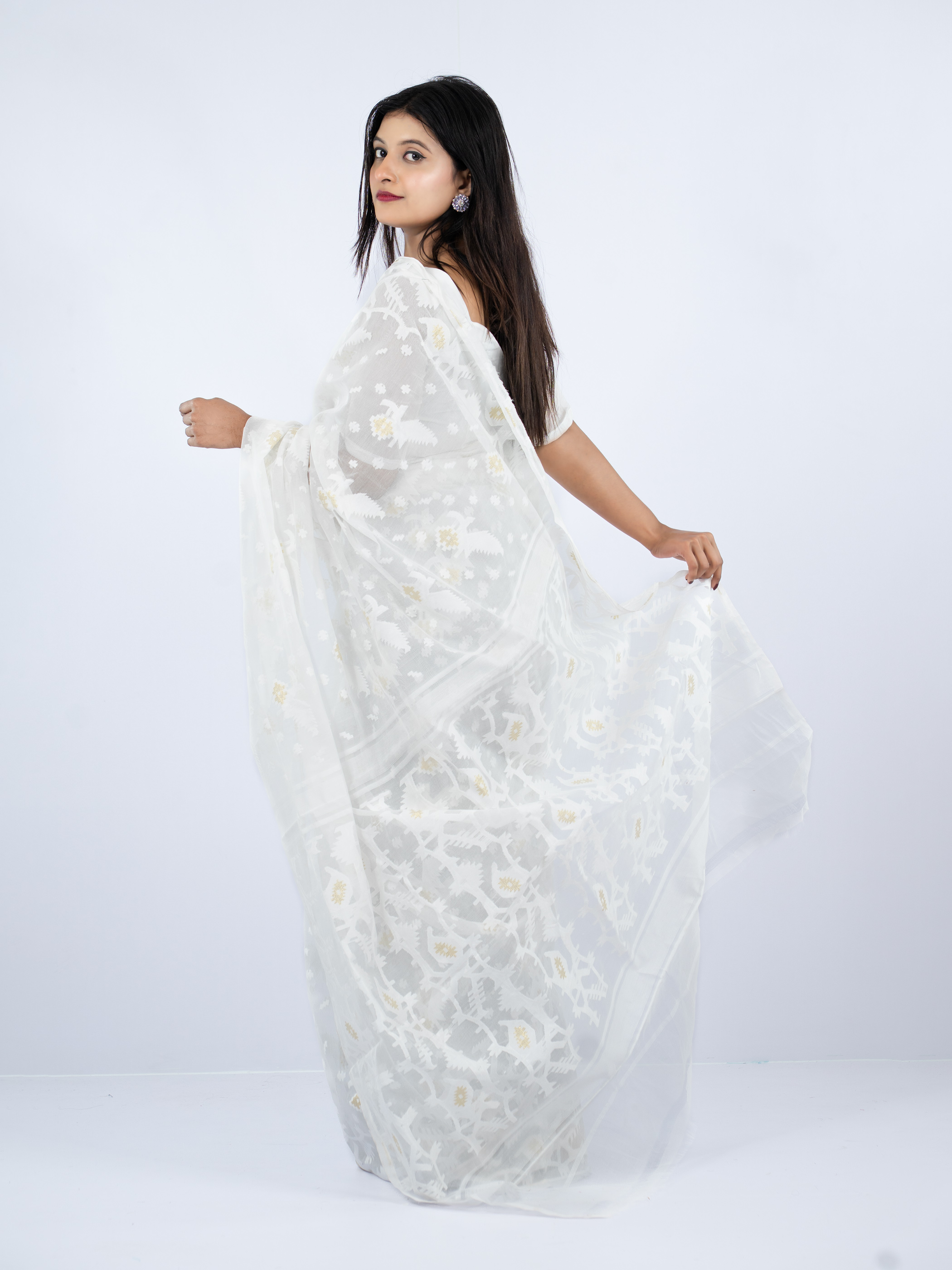 রূপসী তাত প্রিমিয়াম জামদানী শাড়ি