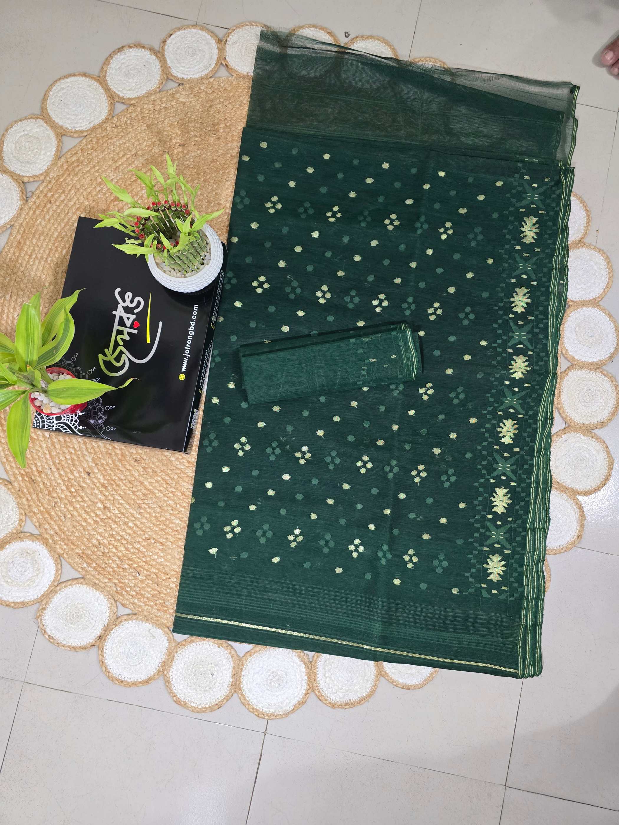 বোতল গ্রিন কালার ঢাকাই জামদানী