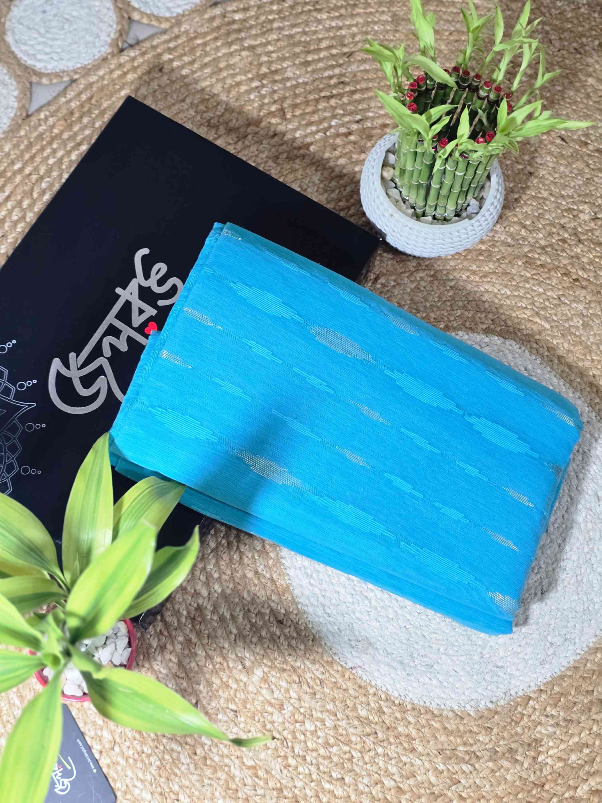 আকাশী ঢাকাই জামদানী